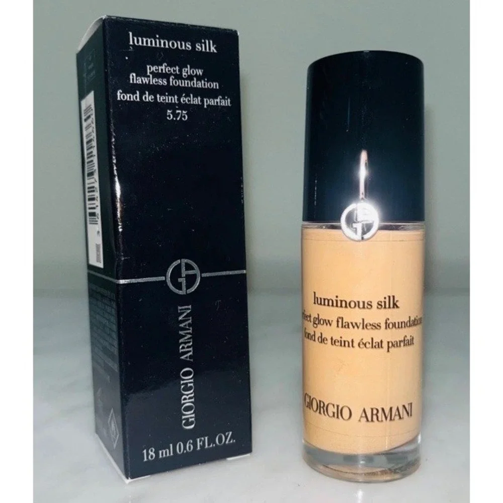 Giorgio Armani Luminous Silk Perfect Glow Foundation ORIGINAL Formula 18mL, 5.75